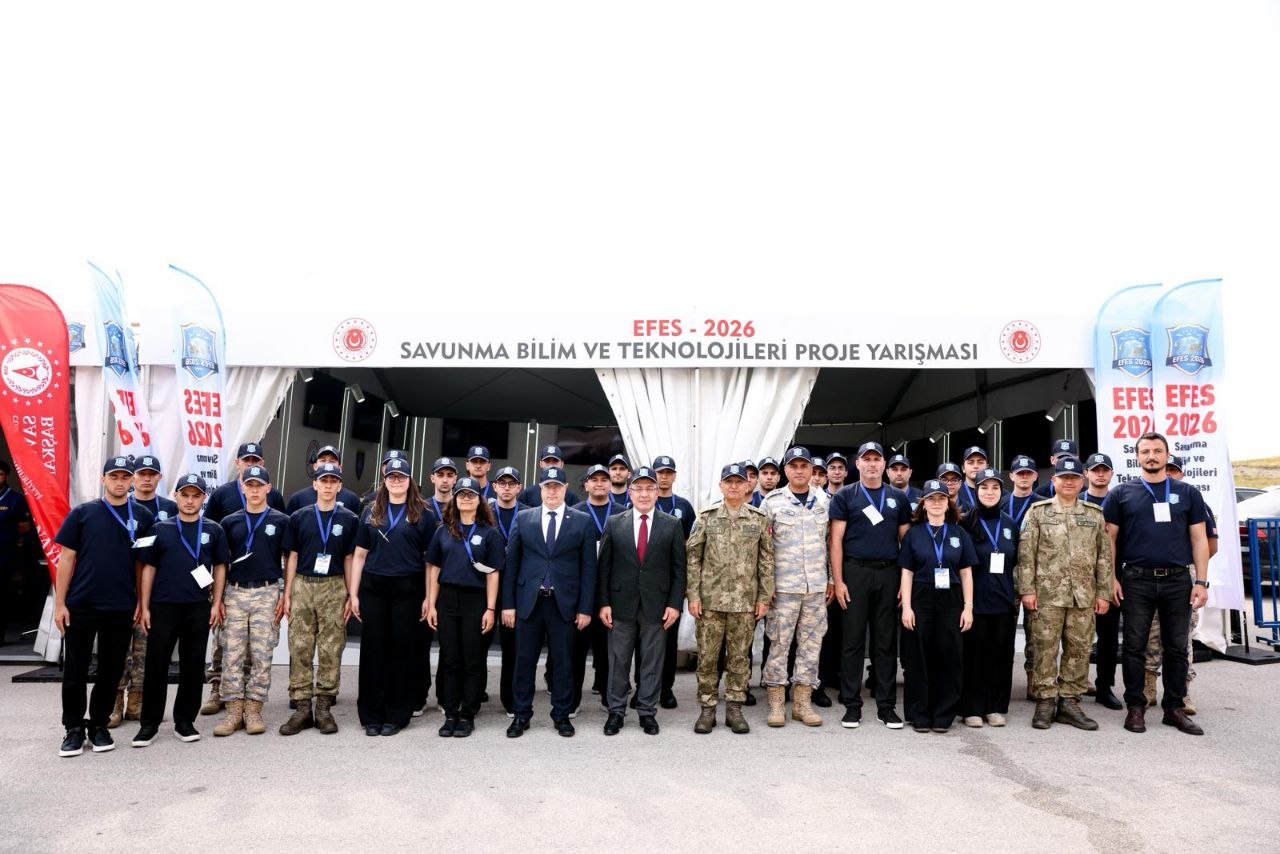 SFERON ekibi EFES 2026 Savunma Bilim ve Teknolojileri Proje Yarışması teknoloji sergisinde