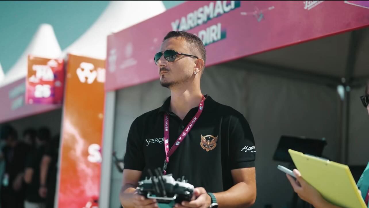Prof. Dr. Şahin Yavuz SFERON uçuş sahasında